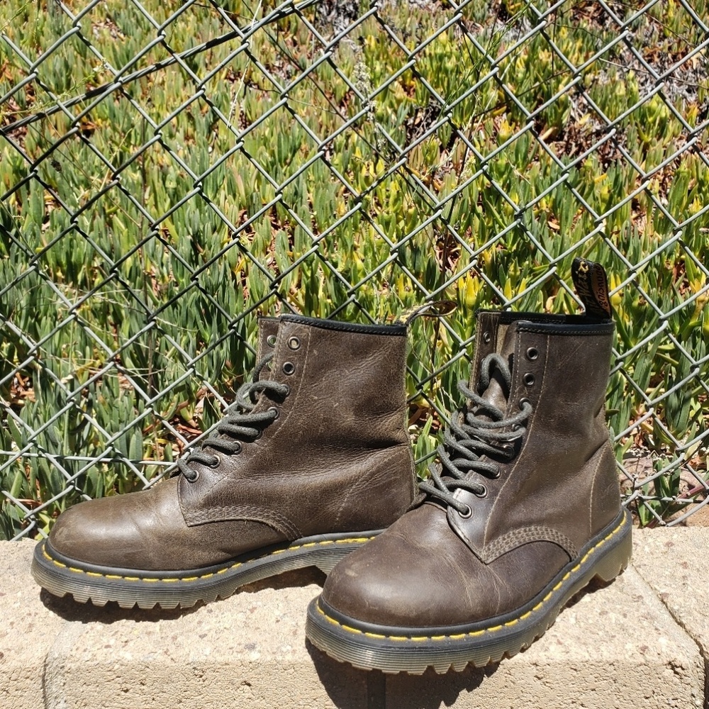 Dr. Marten greenish grey 1460